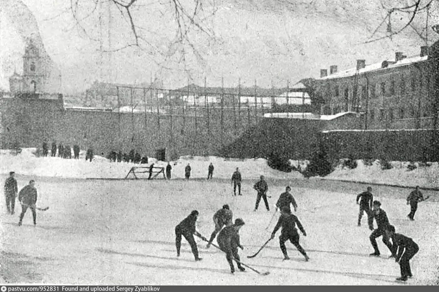 Хоккей.